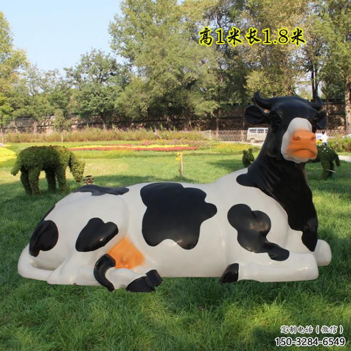 田間玻璃鋼奶牛雕塑 彩繪仿真雕塑 園林擺件 田間玻璃鋼奶牛雕塑 彩繪仿真雕塑 園林擺件
