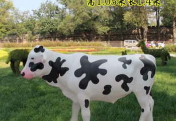 城市玻璃鋼奶牛雕塑 風景區(qū)彩繪雕塑 抽象擺件