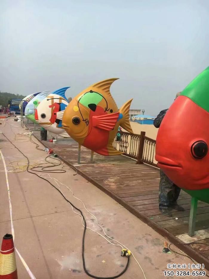 玻璃鋼仿真金魚雕塑 酒店公園雕塑 風景區擺件 玻璃鋼仿真金魚雕塑 酒店公園雕塑 風景區擺件