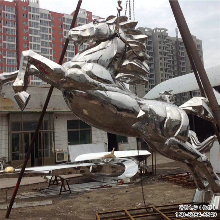 不銹鋼奔馬雕塑廠家,城市動物擺件,仿真小品 不銹鋼奔馬雕塑廠家,城市動物擺件,仿真小品