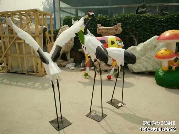 彩繪丹頂鶴雕塑 仿真動物雕塑 步行街擺件 彩繪丹頂鶴雕塑 仿真動物雕塑 步行街擺件