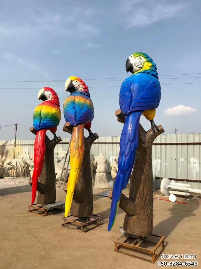園林玻璃鋼鸚鵡雕塑 城市廣場雕塑 步行街擺件 園林玻璃鋼鸚鵡雕塑 城市廣場雕塑 步行街擺件