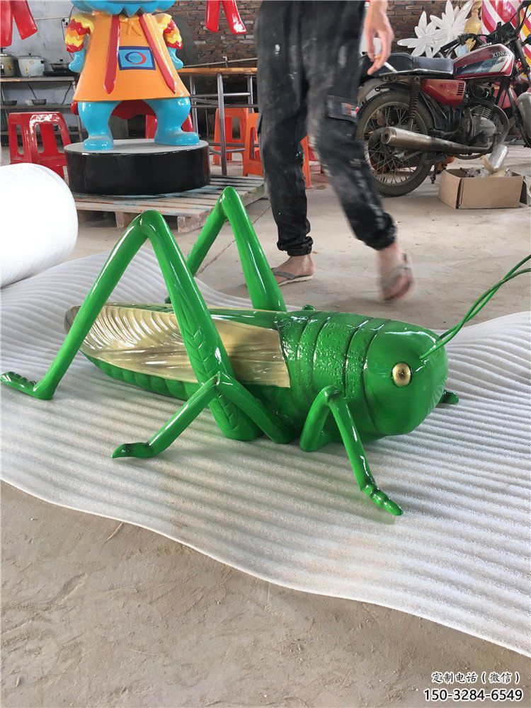 仿古蟈蟈雕塑 庭院彩繪雕塑 田間小品 仿古蟈蟈雕塑 庭院彩繪雕塑 田間小品