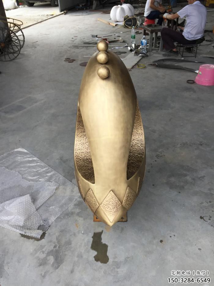 小區(qū)鳥(niǎo)類(lèi)雕塑,仿真主題,彩繪工藝 小區(qū)鳥(niǎo)類(lèi)雕塑,仿真主題,彩繪工藝