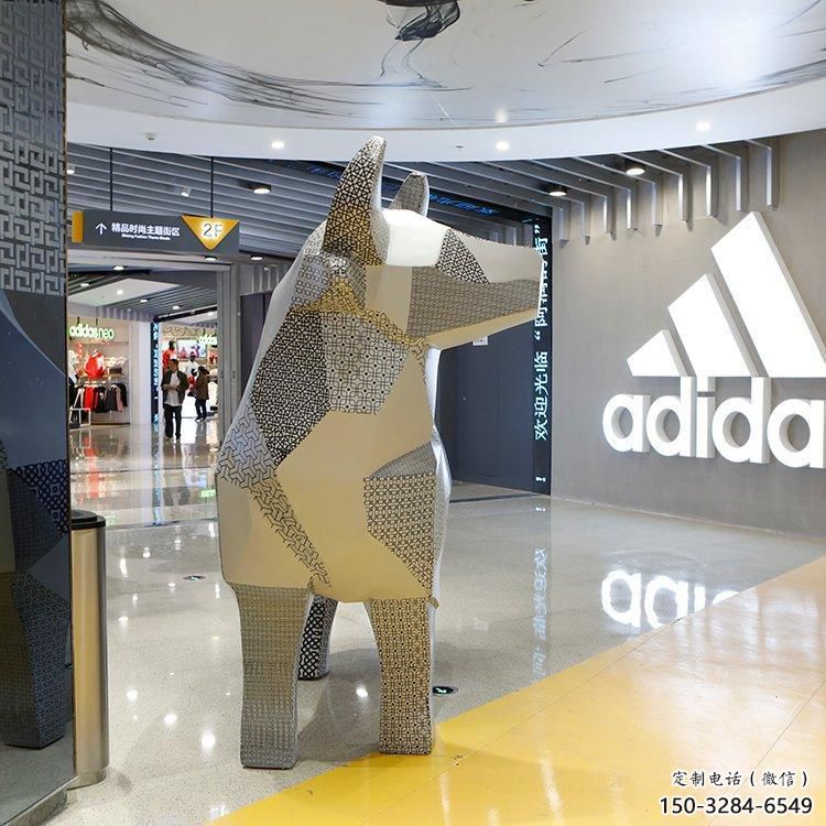 小區(qū)小牛雕塑,仿真主題,彩繪工藝 小區(qū)小牛雕塑,仿真主題,彩繪工藝