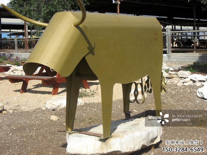 酒店小牛雕塑，水景系列，電鍍工藝