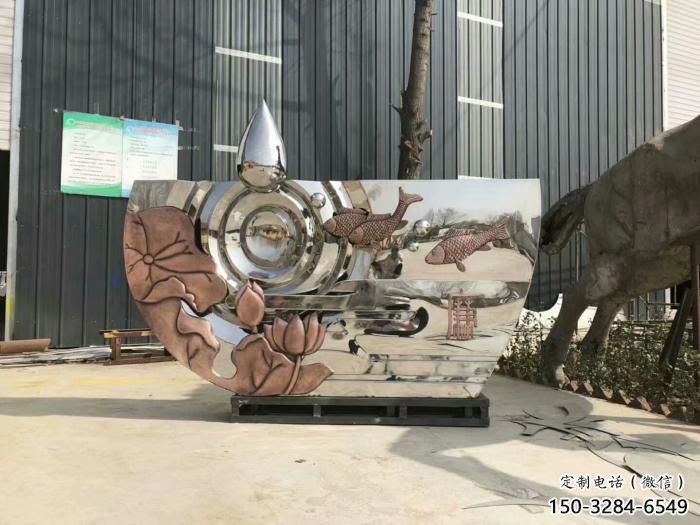 園林魚(yú)形雕塑，噴漆運(yùn)動(dòng)雕塑，網(wǎng)格形式