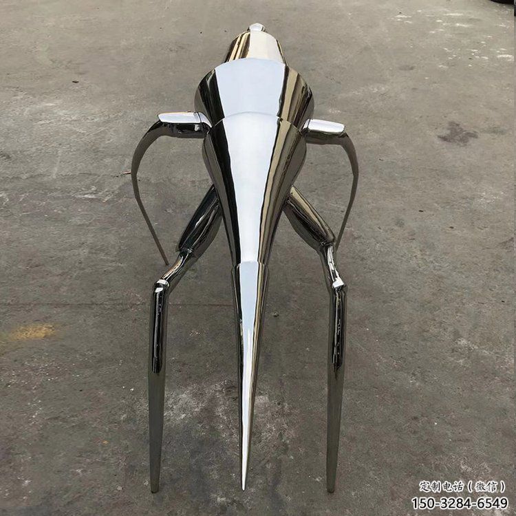 房地產蝗蟲雕塑,仿古昆蟲雕塑,噴砂制造 房地產蝗蟲雕塑,仿古昆蟲雕塑,噴砂制造