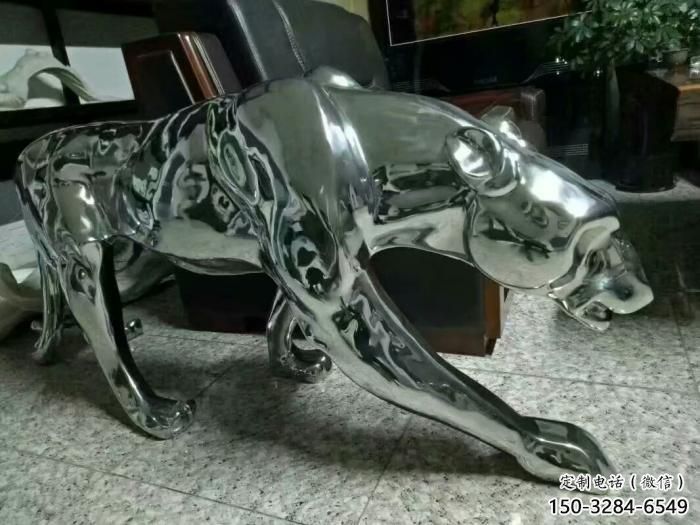 景區(qū)獵豹雕塑,鍍金歐式雕塑,鐵藝材質(zhì) 景區(qū)獵豹雕塑,鍍金歐式雕塑,鐵藝材質(zhì)