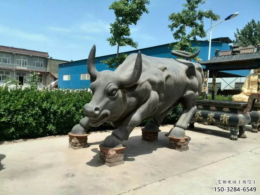 古銅色開荒牛雕塑 大型城市雕塑 商業街擺件 古銅色開荒牛雕塑 大型城市雕塑 商業街擺件