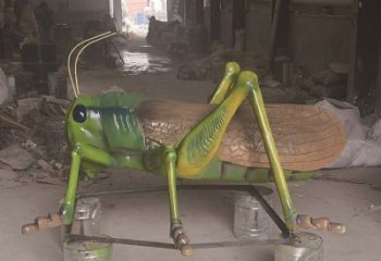 幼兒園蝗蟲(chóng)雕塑，鐵藝文化雕塑，鑄造制作