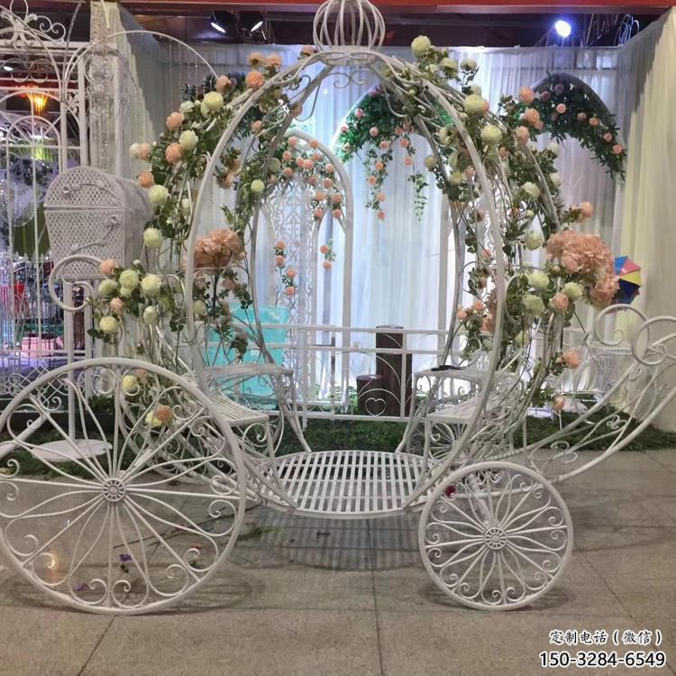 創意馬車雕塑 步行街店門口雕塑 民俗小品 創意馬車雕塑 步行街店門口雕塑 民俗小品