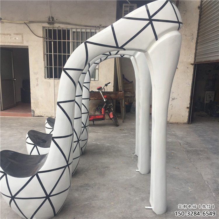 現代高跟鞋雕塑 大型別墅區擺件 博物館雕塑 現代高跟鞋雕塑 大型別墅區擺件 博物館雕塑