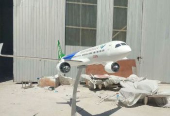 草地飛機雕塑 現代校園小品 大型雕塑