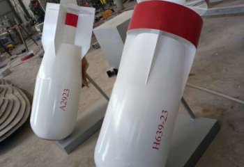 草地火箭雕塑 現(xiàn)代校園小品 大型雕塑