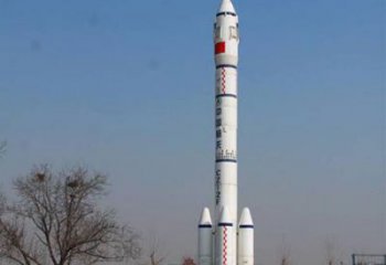 住宅小區(qū)火箭雕塑 啞光景觀擺件 公園雕塑