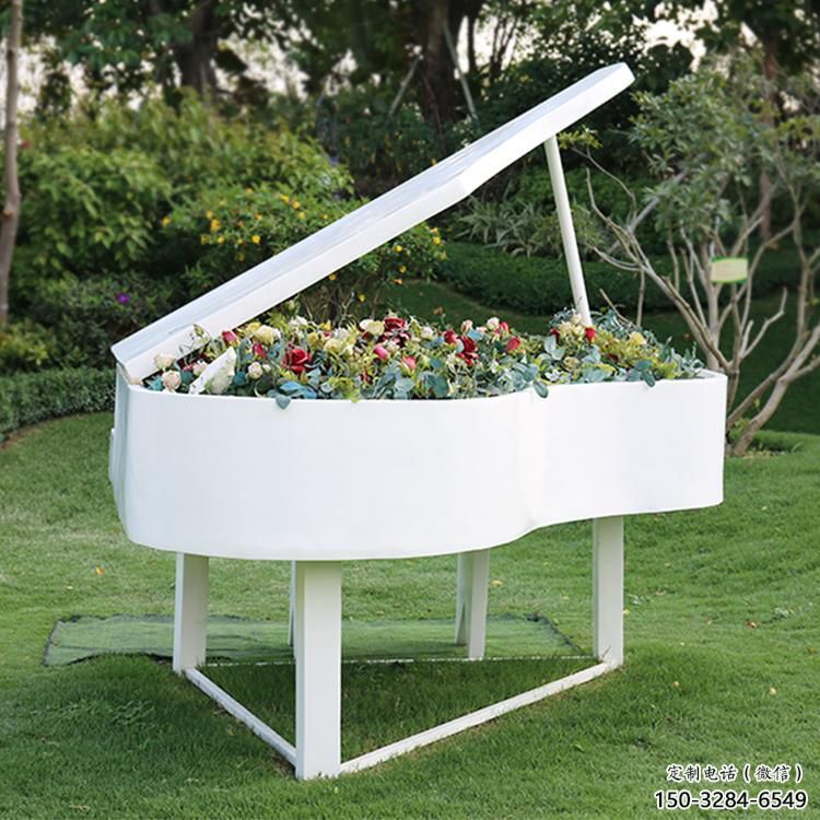 大型鋼琴雕塑 鍛造發(fā)光小品 房地產(chǎn)雕塑 大型鋼琴雕塑 鍛造發(fā)光小品 房地產(chǎn)雕塑