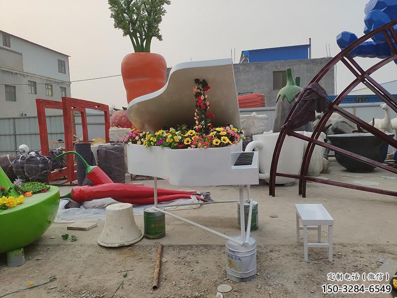 燈光鋼琴雕塑 懸空餐飲店小品 商業(yè)街雕塑 燈光鋼琴雕塑 懸空餐飲店小品 商業(yè)街雕塑