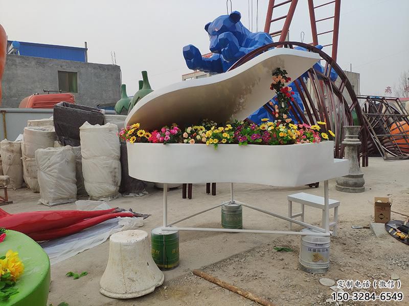 鍛造鋼琴雕塑 懸空餐飲店小品 戶外雕塑 鍛造鋼琴雕塑 懸空餐飲店小品 戶外雕塑