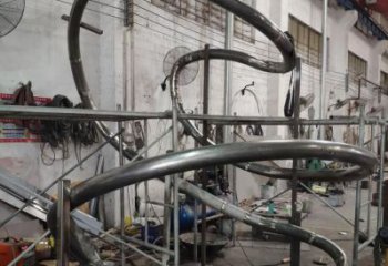 大型松樹雕塑 歐式步行街植物雕塑 彩繪大樹雕塑