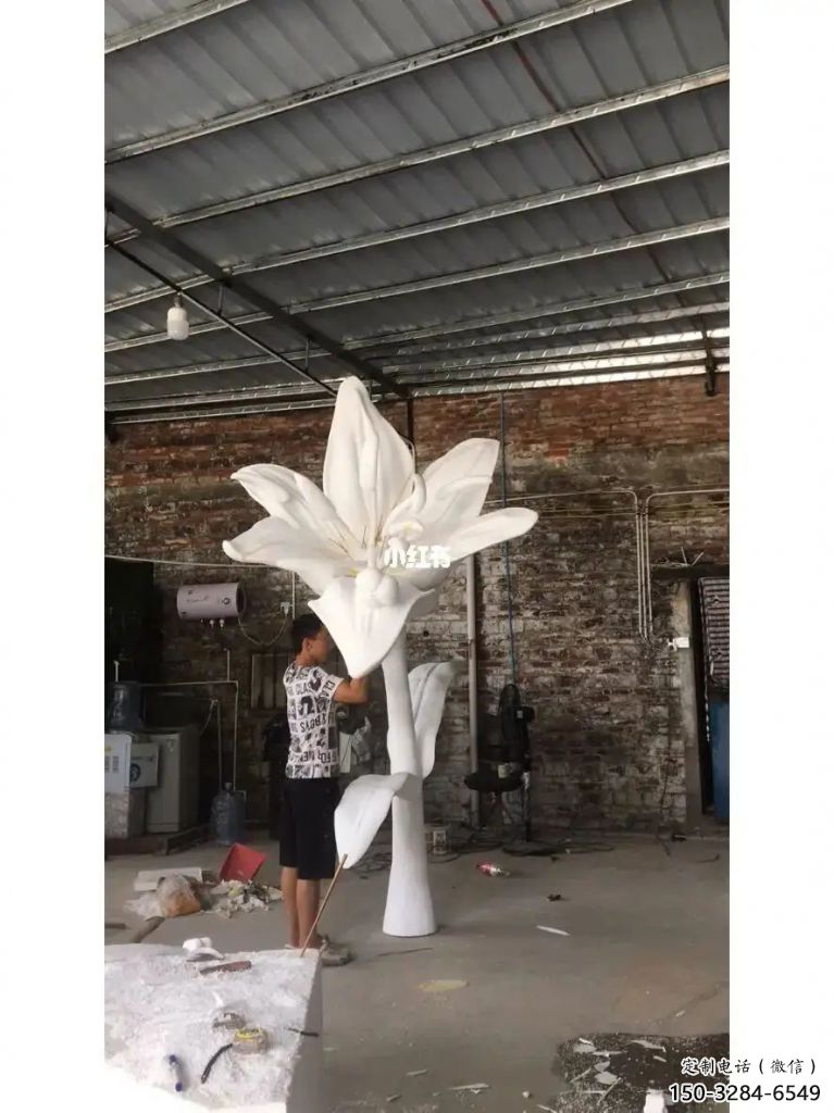 大型百合花雕塑 歐式步行街植物雕塑 彩繪花卉雕塑 大型百合花雕塑 歐式步行街植物雕塑 彩繪花卉雕塑