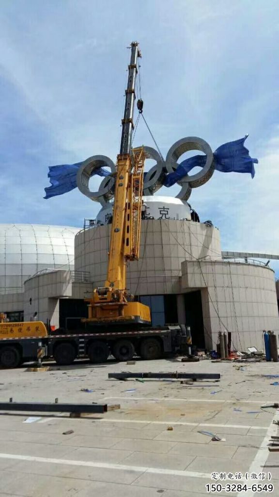 運動場建筑雕塑，不銹鋼五環雕塑，抽象建筑