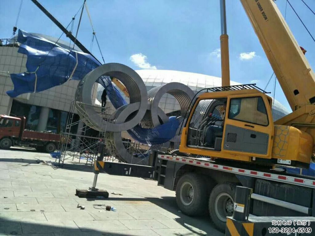 運動場建筑雕塑,不銹鋼五環(huán)雕塑,烤漆建筑 運動場建筑雕塑,不銹鋼五環(huán)雕塑,烤漆建筑