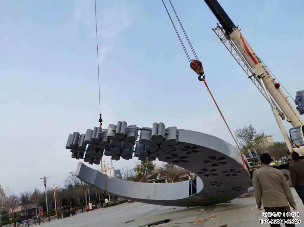 步行街月牙雕塑 游樂場雕塑 鑄造月亮牙雕塑 步行街月牙雕塑 游樂場雕塑 鑄造月亮牙雕塑