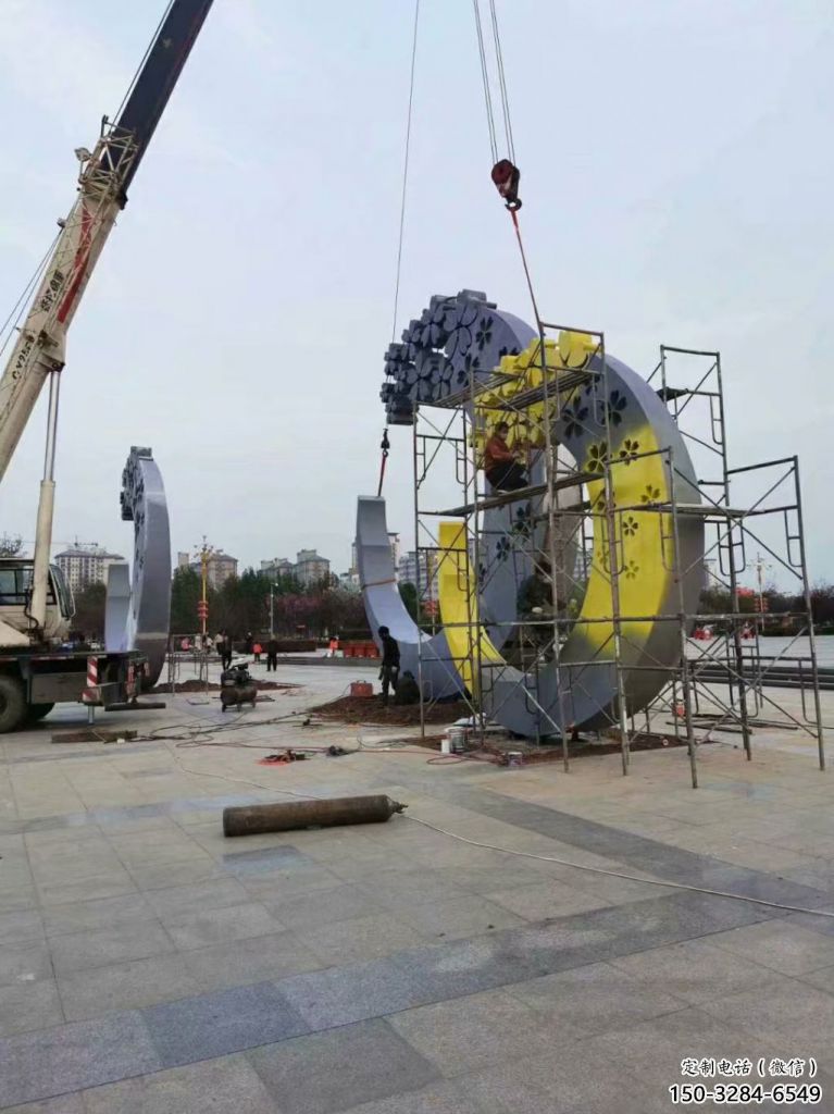 村口月牙雕塑 啞光雕塑 公園月亮牙雕塑 村口月牙雕塑 啞光雕塑 公園月亮牙雕塑