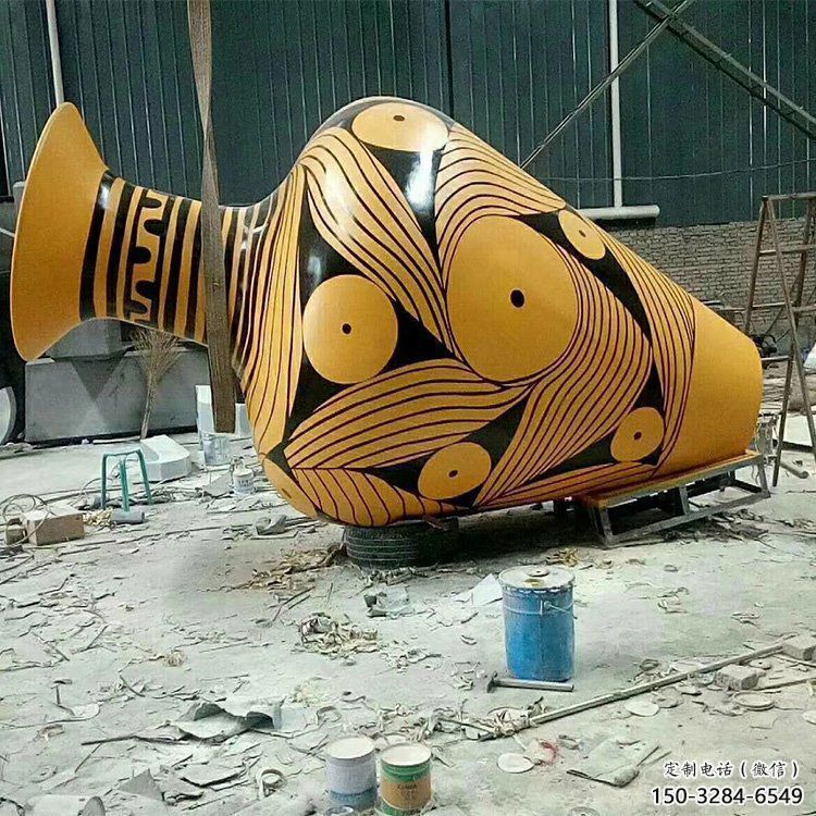 街頭花瓶雕塑 大型別墅區(qū)雕塑 鋼管瓶子雕塑 街頭花瓶雕塑 大型別墅區(qū)雕塑 鋼管瓶子雕塑