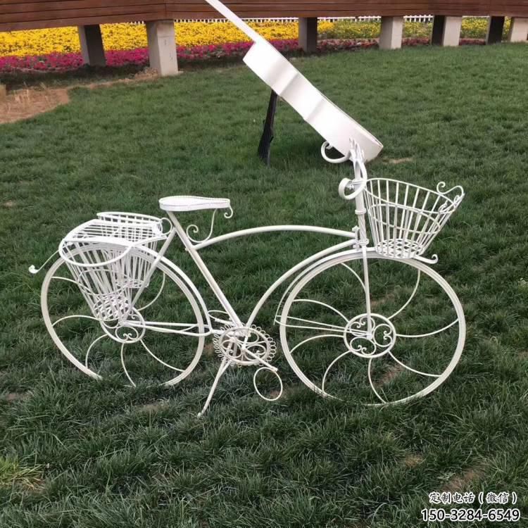 草地自行車雕塑 現代校園運動員雕塑 大型體育雕塑 草地自行車雕塑 現代校園運動員雕塑 大型體育雕塑