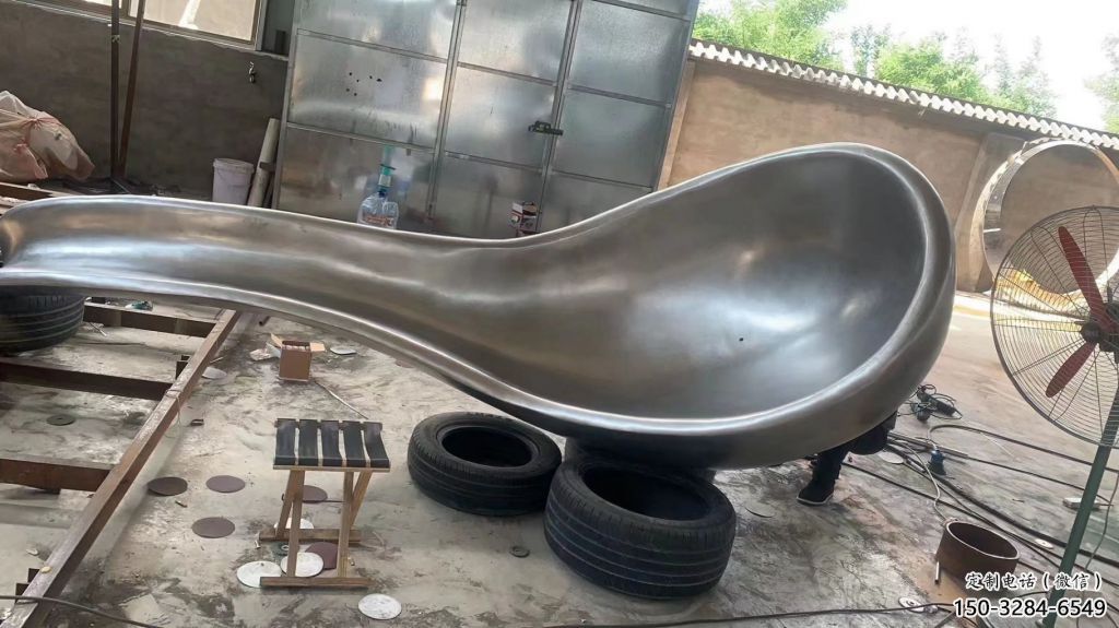 農(nóng)村湯匙雕塑 抽象藝術(shù)雕塑 烤漆勺子雕塑 農(nóng)村湯匙雕塑 抽象藝術(shù)雕塑 烤漆勺子雕塑