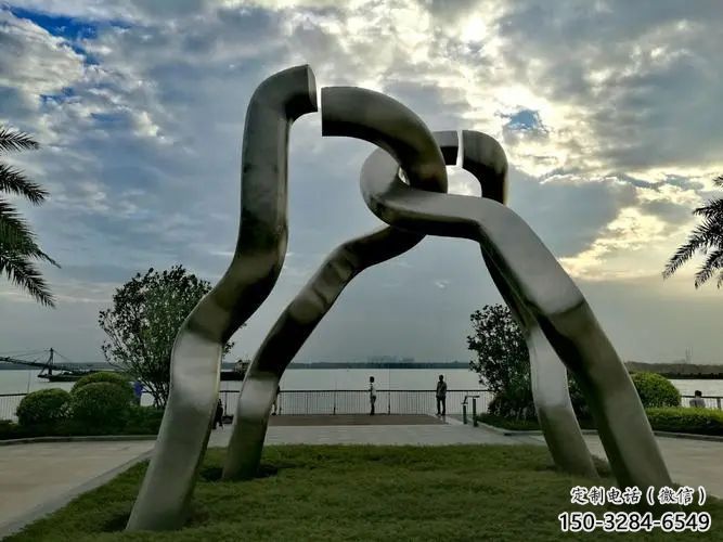 鏡面沙漏雕塑 烤漆大型雕塑 彩繪漏斗雕塑 鏡面沙漏雕塑 烤漆大型雕塑 彩繪漏斗雕塑