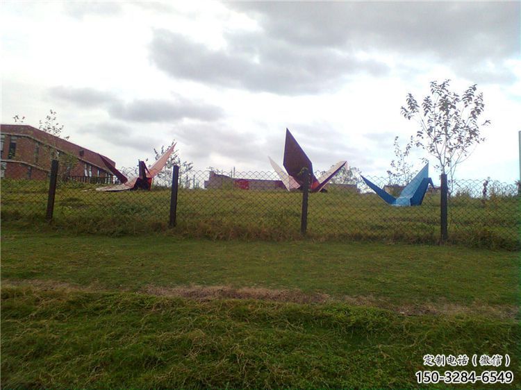 創意千紙鶴雕塑 啞光折紙風格 公園鶴鳥雕塑 創意千紙鶴雕塑 啞光折紙風格 公園鶴鳥雕塑