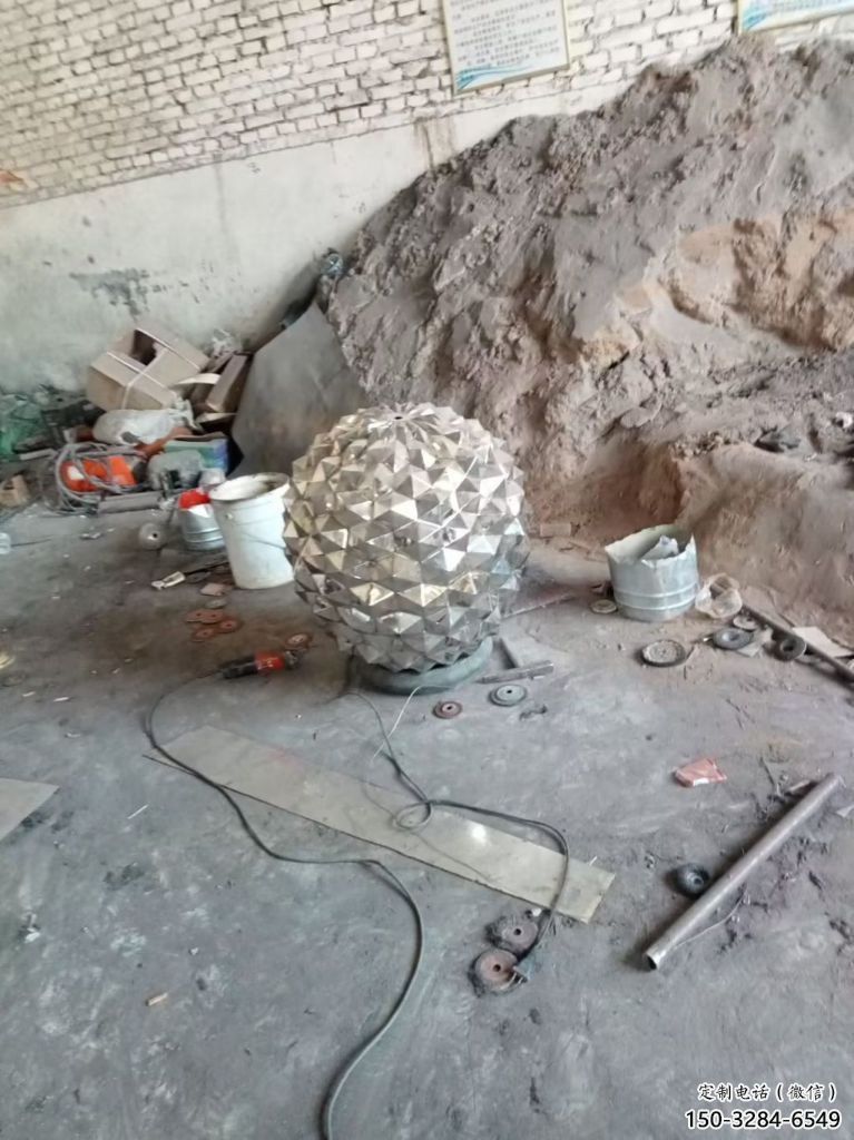 彩繪松塔雕塑 景觀雕塑 街頭松果造型 彩繪松塔雕塑 景觀雕塑 街頭松果造型