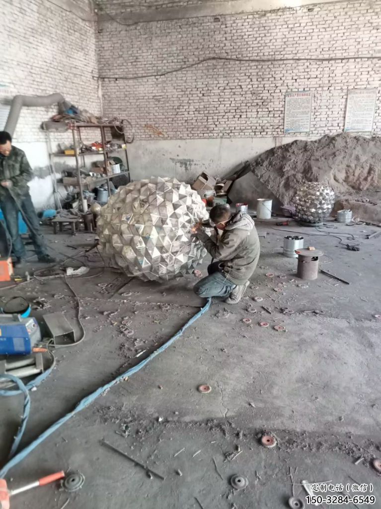 街頭松塔雕塑 大型別墅區(qū)雕塑 鋼管松果造型 街頭松塔雕塑 大型別墅區(qū)雕塑 鋼管松果造型