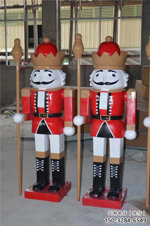 草地?fù)淇说袼?現(xiàn)代校園雕塑 大型撲克牌雕塑