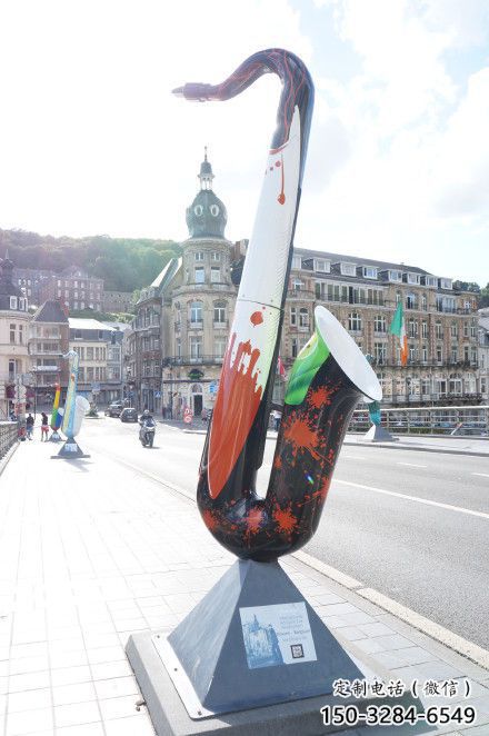 美陳薩克斯雕塑 異形噴水西方樂隊雕塑 酒店樂器雕塑 美陳薩克斯雕塑 異形噴水西方樂隊雕塑 酒店樂器雕塑