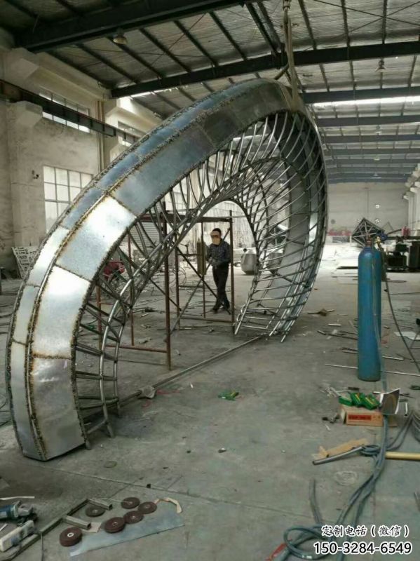 鏤空半圓門頭雕塑,不銹鋼結構大門雕塑制作 鏤空半圓門頭雕塑,不銹鋼結構大門雕塑制作