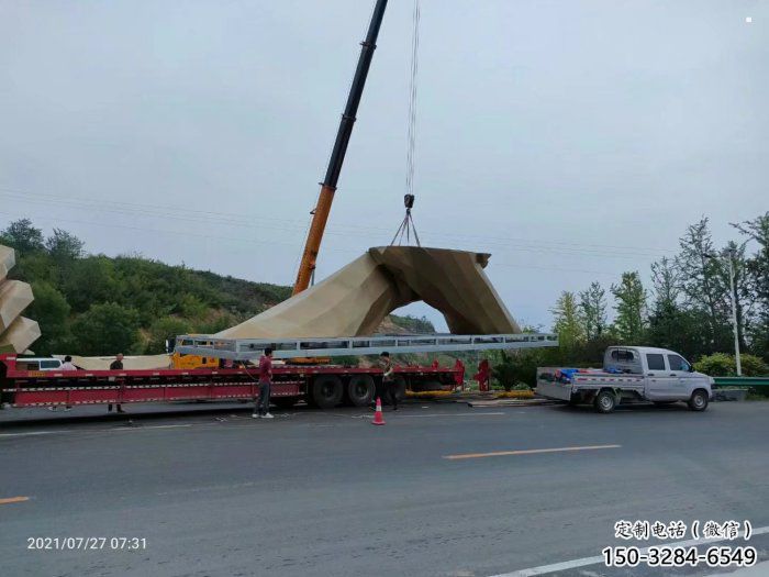 城市景觀握手雕塑安裝，不銹鋼標(biāo)識(shí)雕塑