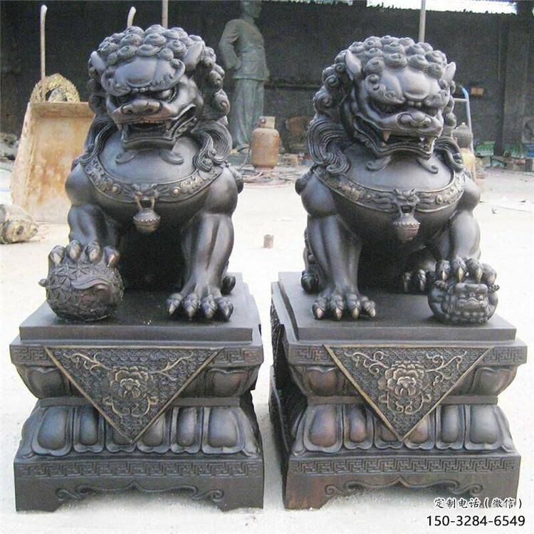 青銅獅子雕塑生產(chǎn),圓雕系列,仿古蹲獅雕塑生產(chǎn)商 青銅獅子雕塑生產(chǎn),圓雕系列,仿古蹲獅雕塑生產(chǎn)商