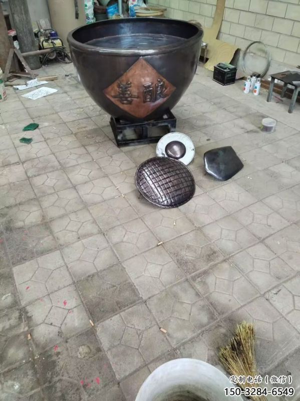 鑄鐵缸雕塑實(shí)景 鑄鐵缸雕塑實(shí)景