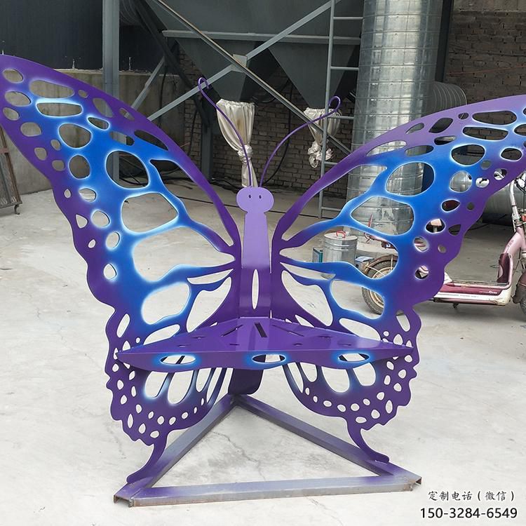 不銹鋼鏤空坐凳雕塑加工制作 不銹鋼鏤空坐凳雕塑加工制作