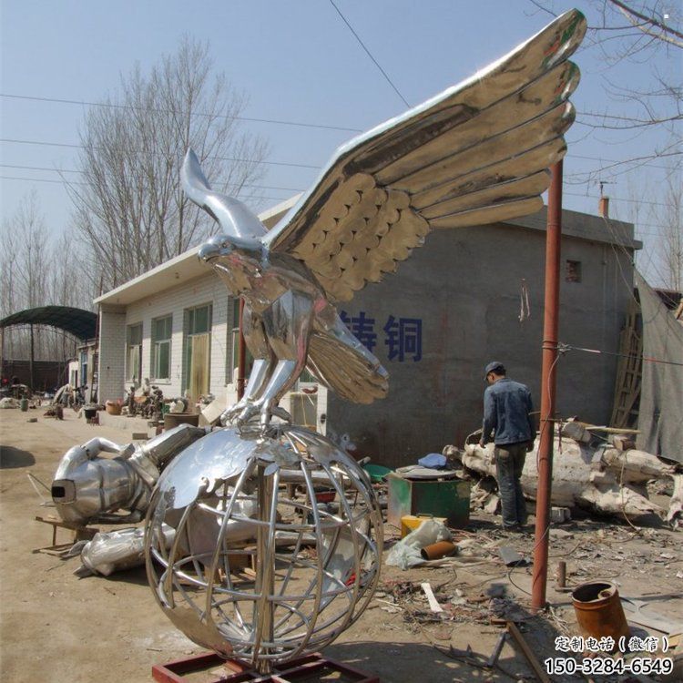 地球儀雕塑通用,城市雕塑,鏡面老鷹踩地球儀雕塑廠家 地球儀雕塑通用,城市雕塑,鏡面老鷹踩地球儀雕塑廠家