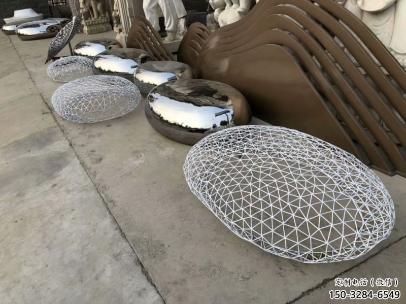 操場坐凳雕塑，鏤空景觀雕塑，噴砂制造