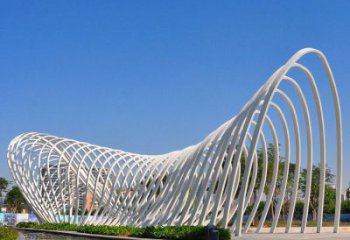 不銹鋼線條廊架雕塑，抽象美學(xué)原理設(shè)計