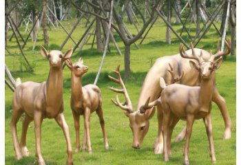 銅小鹿雕塑訂做，景區(qū)案例，藝術(shù)小鹿銅雕塑定制