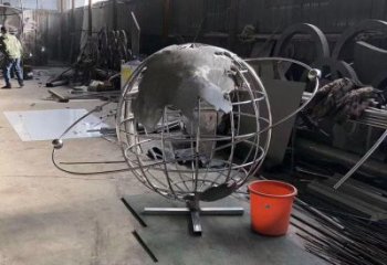 地球儀雕塑生產(chǎn)，透雕系列，鏡面地球儀雕塑生產(chǎn)商