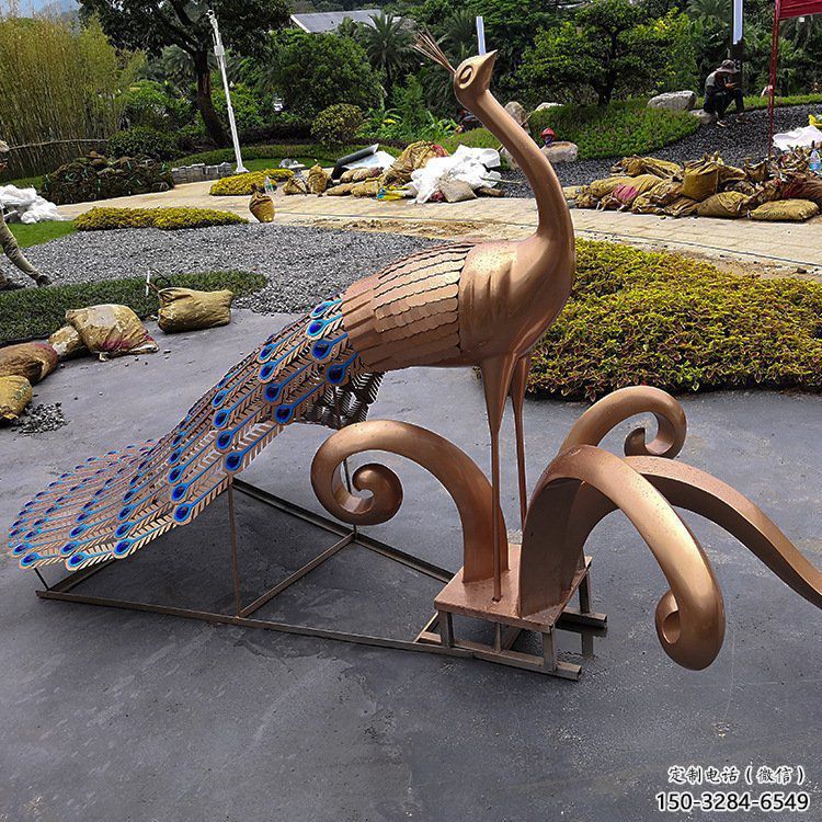 抽象孔雀雕塑預(yù)定，公園雕塑，不銹鋼孔雀雕塑承接