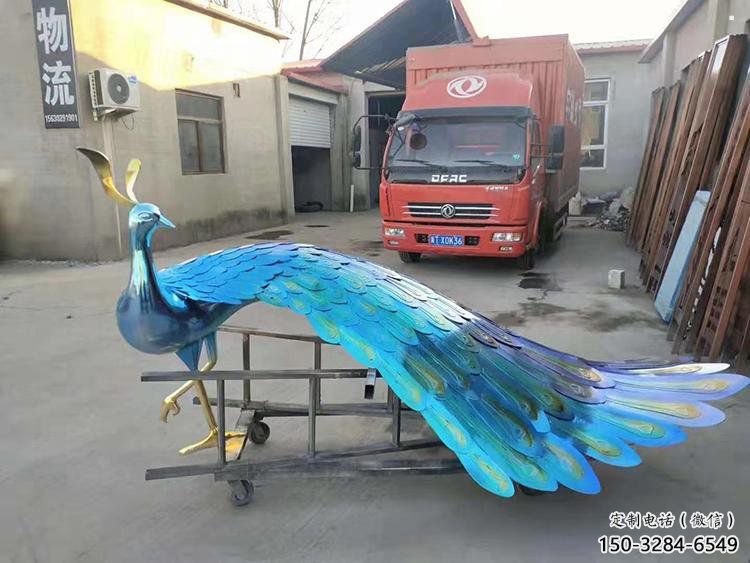 地產(chǎn)孔雀雕塑供應，地標擺件，不銹鋼孔雀雕塑制造廠家